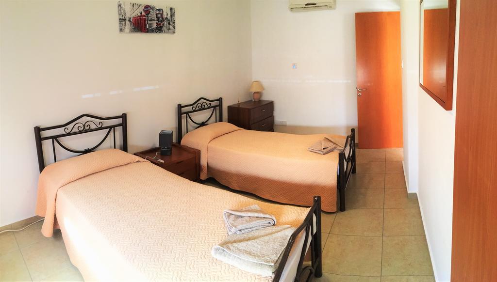 Appartement Diana Gardens à Paphos Extérieur photo